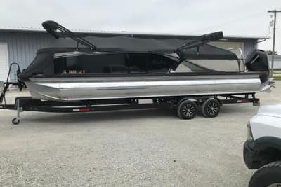 BOATZON | Avalon LSZ VRL 27 WITH PATIO PAD 2024