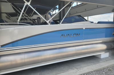 BOATZON | Avalon Platinum Catalina 2585 Windshield Cruise Rear Bench 2026 BOATZON | Avalon Platinum Catalina 2585 Windshield Cruise Rear Bench 2026