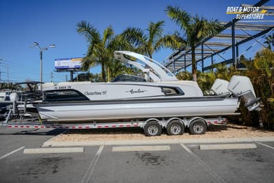 BOATZON | Avalon Twin Quad Lounger Windshield 2024 BOATZON | Avalon Twin Quad Lounger Windshield 2024