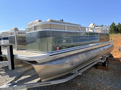 BOATZON | Avalon Venture 115HP AND TRAILER INCLUDEDUSED 2025 BOATZON | Avalon Venture 115HP AND TRAILER INCLUDEDUSED 2025