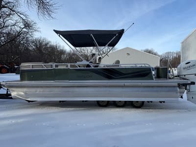 BOATZON | Avalon Venture 85 21 Versatile Rear Bench 2026