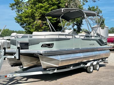 BOATZON | Avalon Venture 85 23 Rear Fish TripleToon 2027