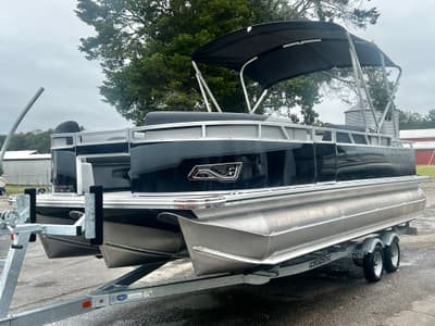 BOATZON | Avalon Venture 85 23 Rear Fish TripleToon  IN STOCK 2026