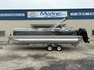 BOATZON | Avalon Venture 85 23 VERSA FISHTRITOON 200HP 2025