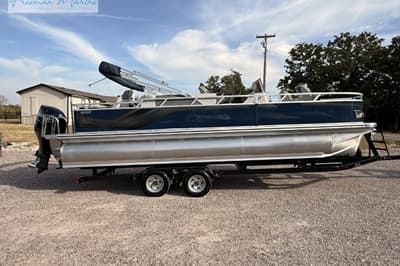 BOATZON | Avalon Venture 85 Center Console Fish  23 2023