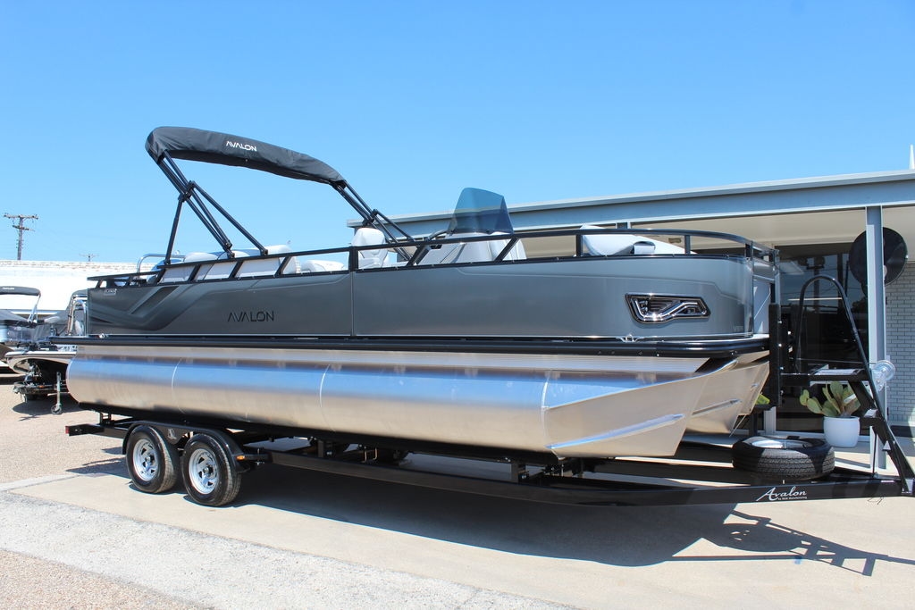 2026 Avalon Venture 85 Center Console Fish 23 FT - Sold Boat