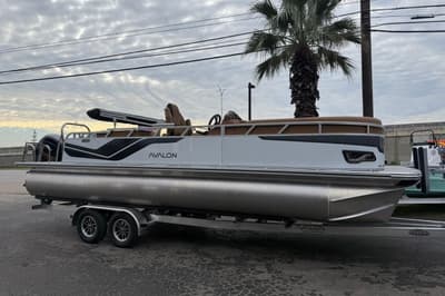 BOATZON | Avalon Venture 85 Cruise 2026 BOATZON | Avalon Venture 85 Cruise 2026