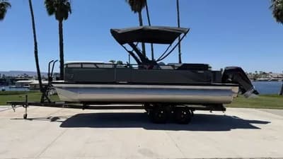 BOATZON | Avalon Venture 85 Quad Lounge 2026 BOATZON | Avalon Venture 85 Quad Lounge 2026