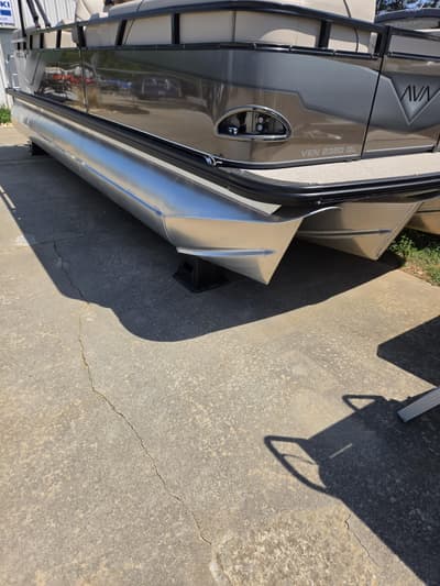 BOATZON | Avalon Venture 85 Quad Lounger  23 FT 2025