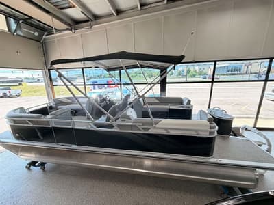 BOATZON | Avalon Venture 85 Quad Lounger 23 FT 2026 BOATZON | Avalon Venture 85 Quad Lounger 23 FT 2026