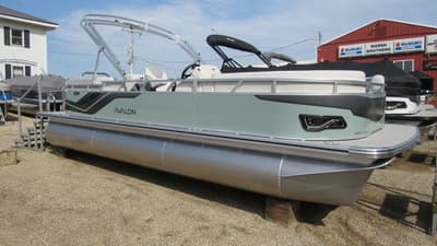 BOATZON | Avalon Venture 85 Quad Lounger 23 FT 2027