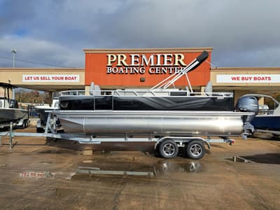 BOATZON | Avalon Venture 85 Rear Fish  21 2026