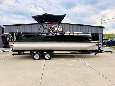 BOATZON | Avalon Venture 85 Versatile Rear Bench 23 FT 2026