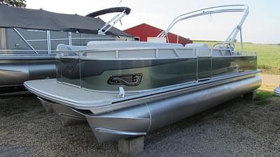 BOATZON | Avalon Venture 85 Versatile Rear Bench 23 FT 2026