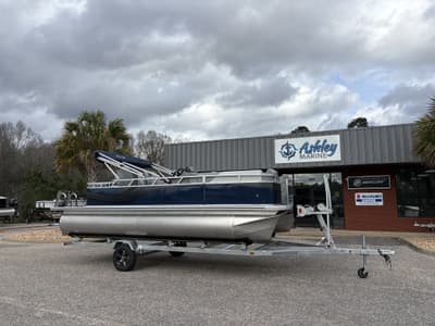 BOATZON | Avalon Venture Rear Fish  21 2026