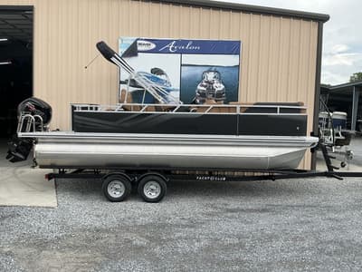 BOATZON | Avalon Venture Rear Fish 21 FT 2027