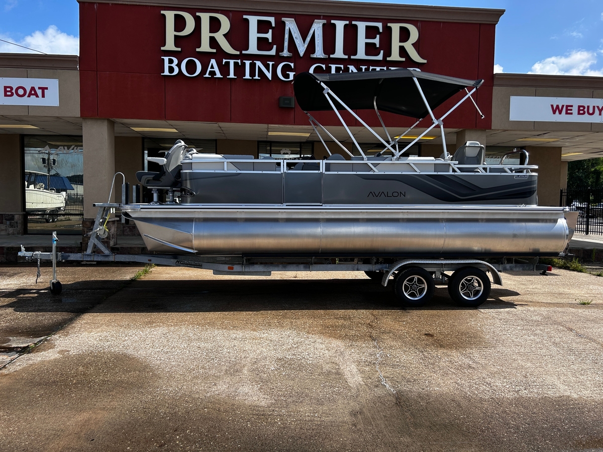 2025 Avalon VNT FNC23T - Sold Boat