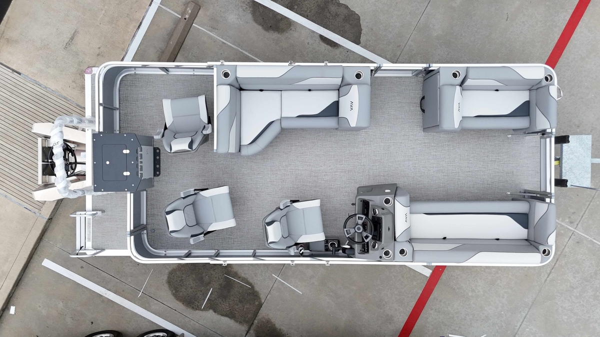 2025 Avalon VNT RF21T - Sold Boat