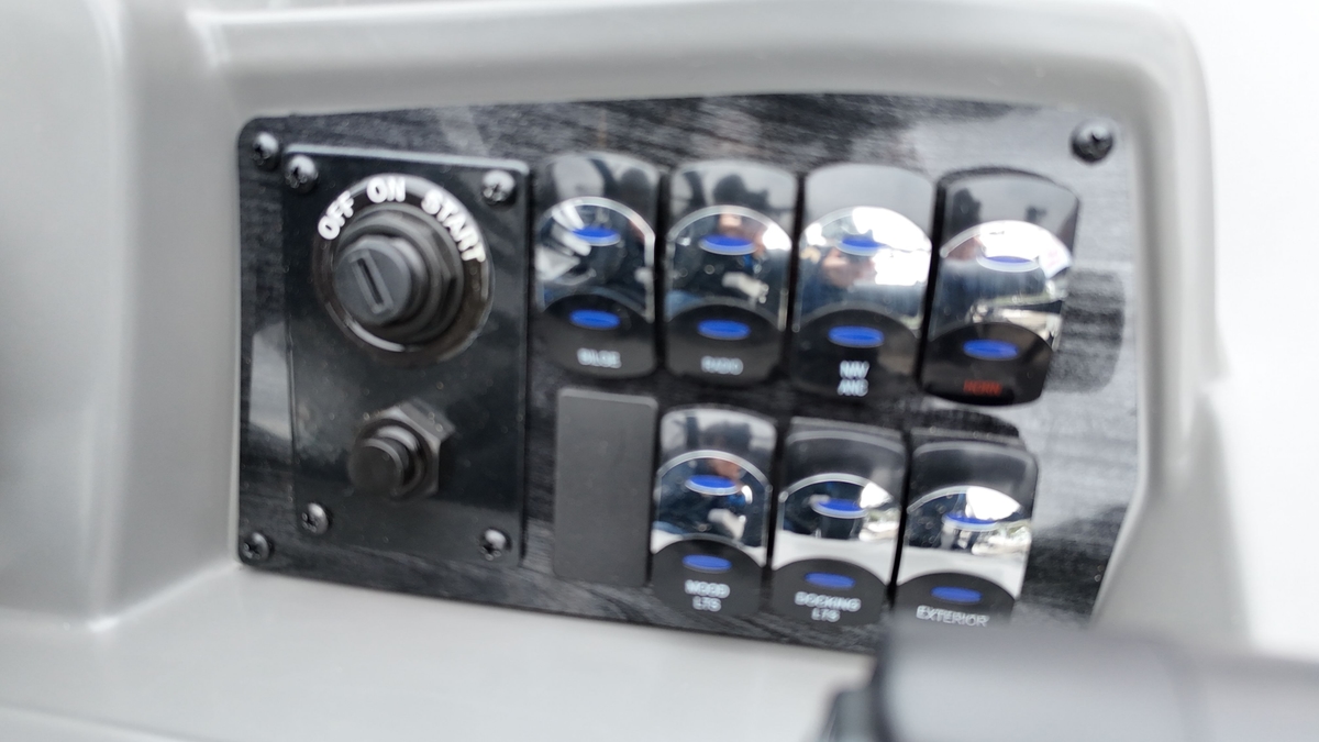 2025 Avalon VNT85 QL23T - Sold Boat