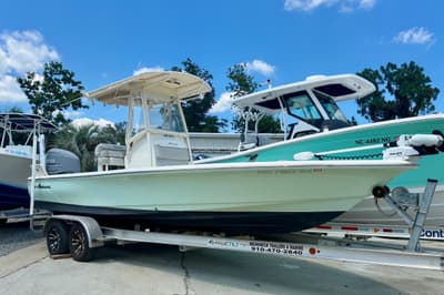 BOATZON | Avenger AV24 2018