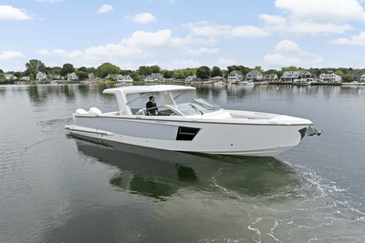 BOATZON | Aviara AV40 Outboard 2023
