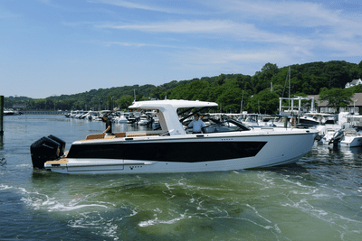 BOATZON | Aviara AV40 Outboard 2024