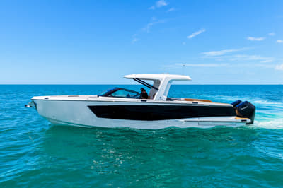 BOATZON | Aviara AV40 Outboard 2024