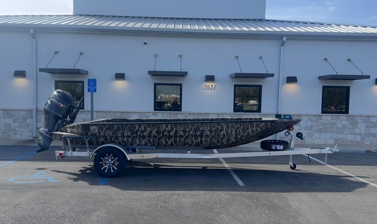 2026 Avid 18 Commander - Sold Boat