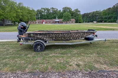 BOATZON | Avid 18 Commander 2026