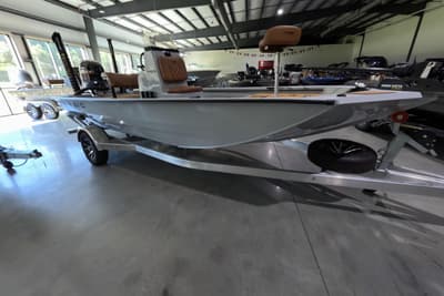 BOATZON | Avid 18 Rogue CC 2026