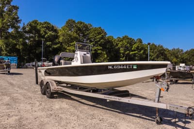 BOATZON | Avid 23 FS Magnum 2021