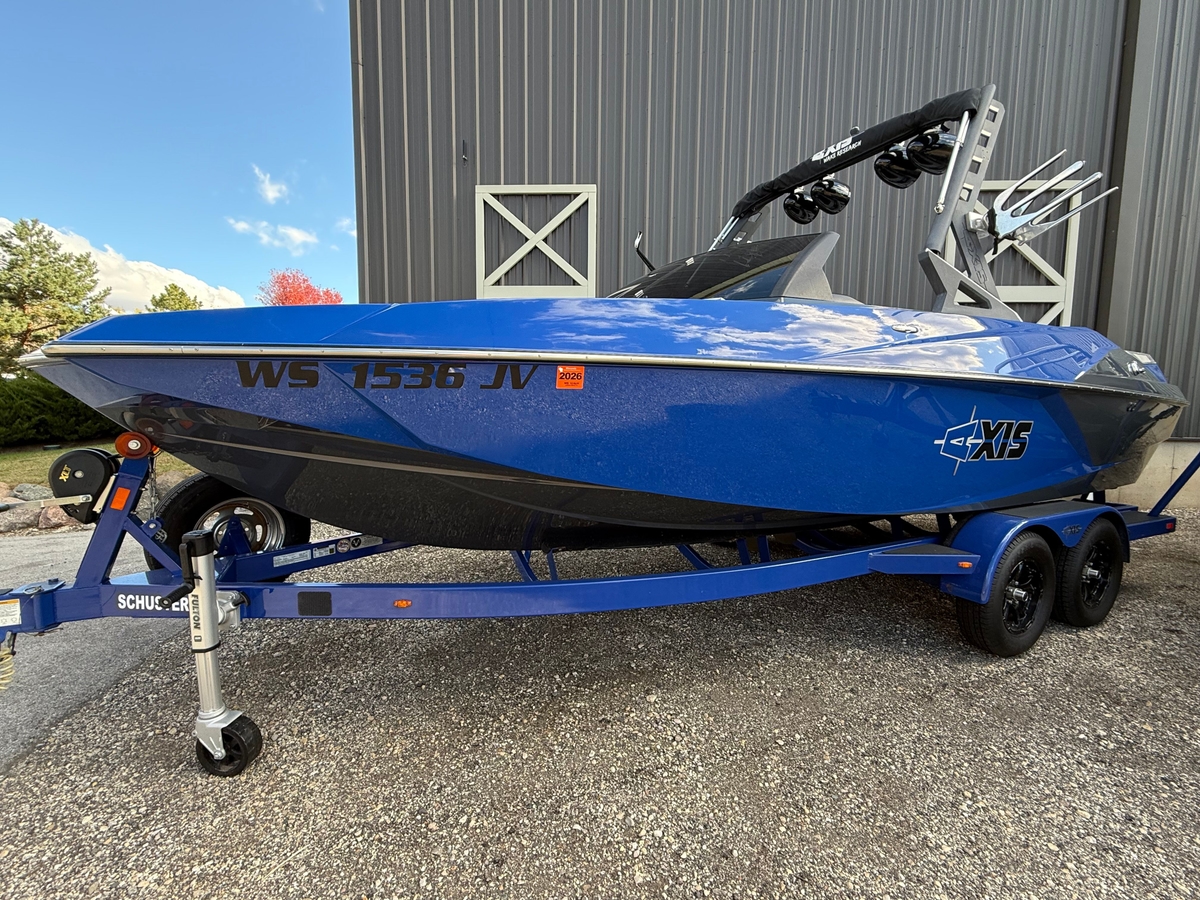2015 Axis A22 - Sold Boat