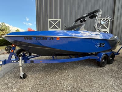 BOATZON | Axis A22 2015