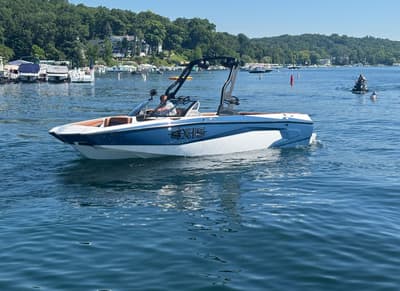 BOATZON | Axis A225 2026
