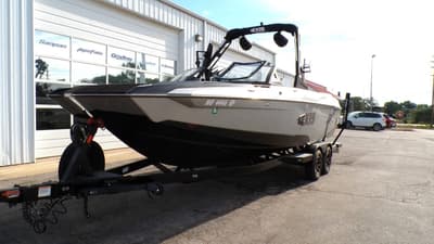 BOATZON | Axis A24 2021