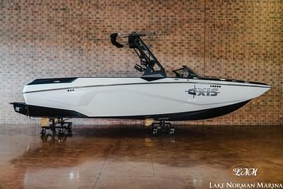 BOATZON | Axis A245 2025
