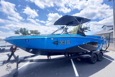 BOATZON | Axis A245 2025