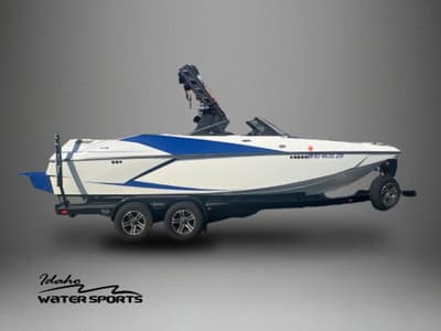 BOATZON | Axis Boats A22 2015
