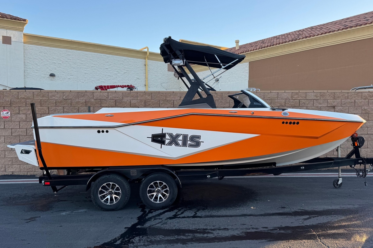 2023 Axis T220 - Sold Boat