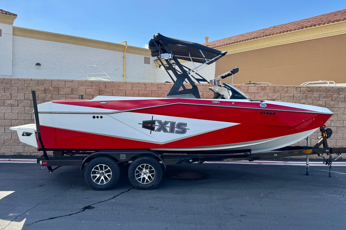 2023 Axis T220 - Sold Boat