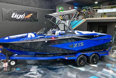 BOATZON | Axis T220 2025