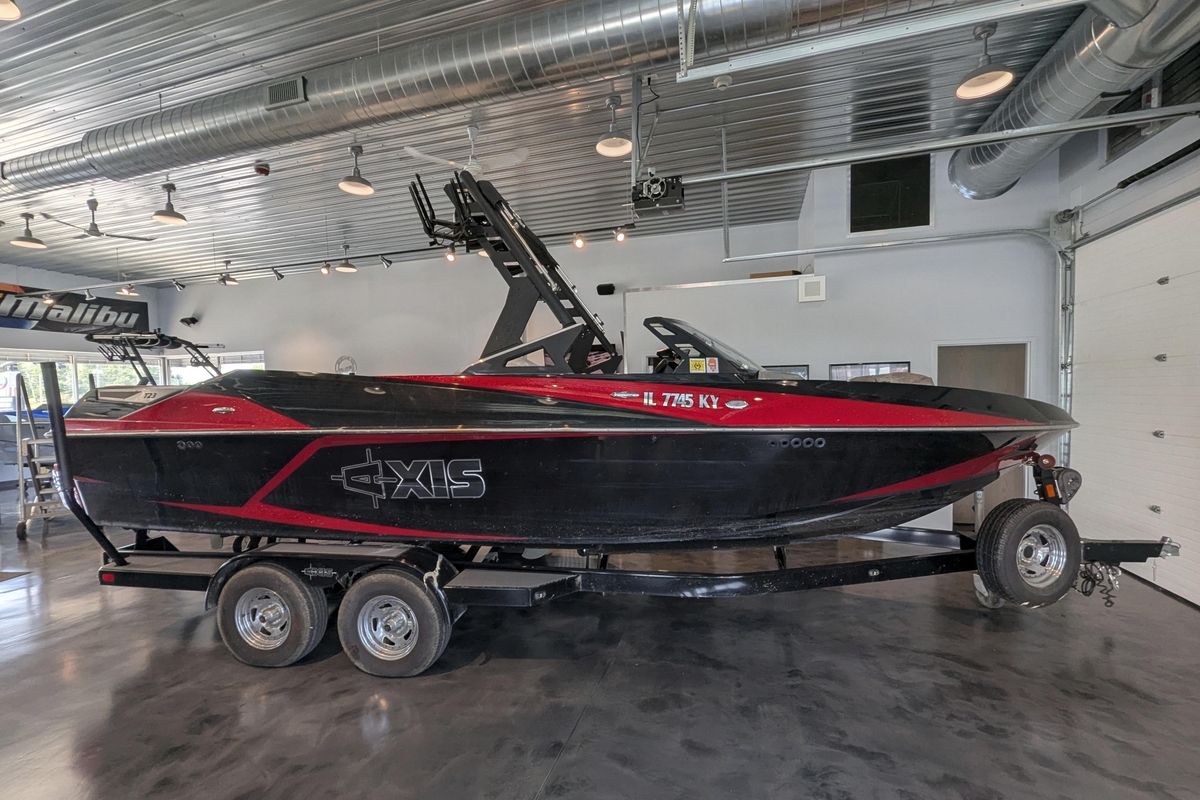 2018 Axis T23 - Sold Boat