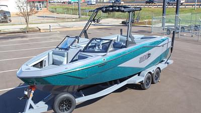 BOATZON | Axis T250 2024