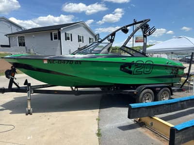 BOATZON | Axis Wake Research A20 2012