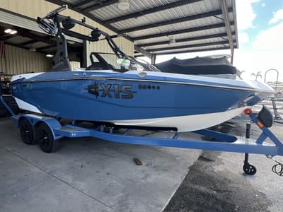 BOATZON | Axis Wake Research A200 2026