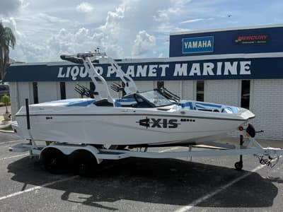 BOATZON | Axis Wake Research A200 2027