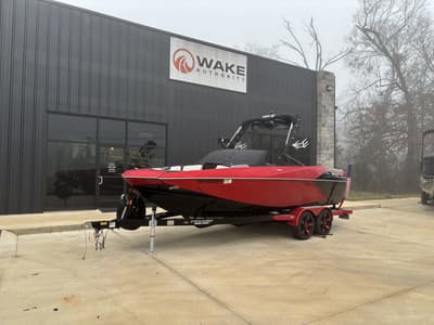 BOATZON | Axis Wake Research A22 2015