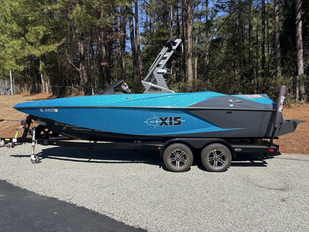 2015 Axis Wake Research A22 - Sold Boat
