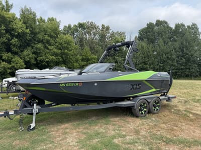 BOATZON | Axis Wake Research A22 2018