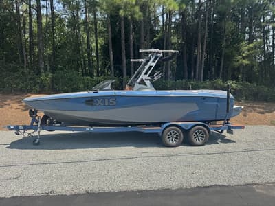 BOATZON | Axis Wake Research A225 2023
